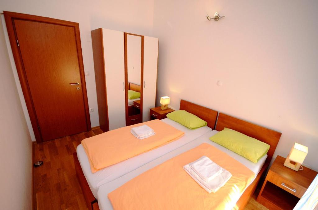 Apartments And Rooms Stipe Podstrana Rum bild